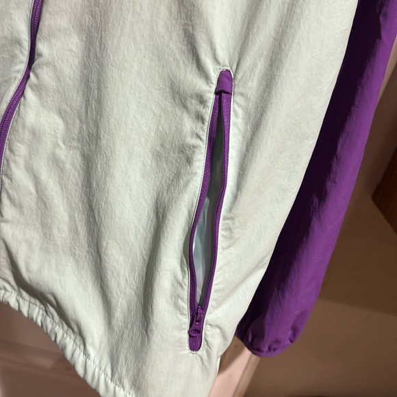 Adidas packable wind jacket - Picture 3 of 9